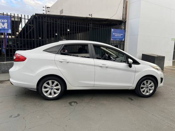 FORD FIESTA 1.6 SE SEDAN 16V FLEX 4P MANUAL